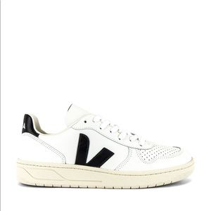 Veja V-10 sneakers!